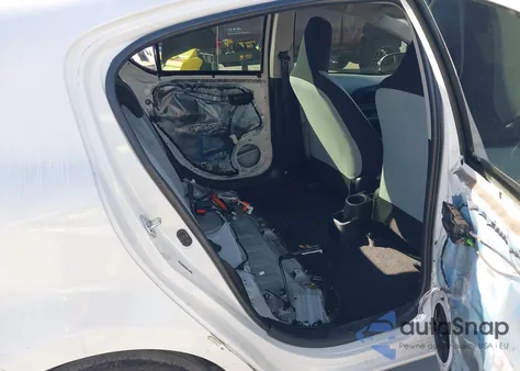 2014 Toyota Prius C One из США, поврежденный, VIN JTDKDTB30E1574220